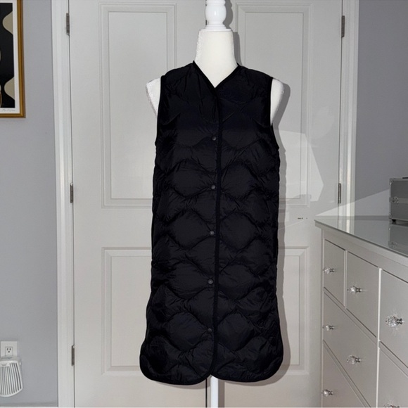 Uniqlo Black Ultra Light Down Long Vest - Picture 4 of 10